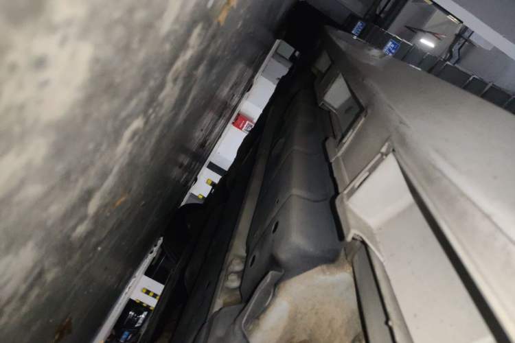 Used Lexus ES 2013 300h Elite Edition Chassis Rear Left