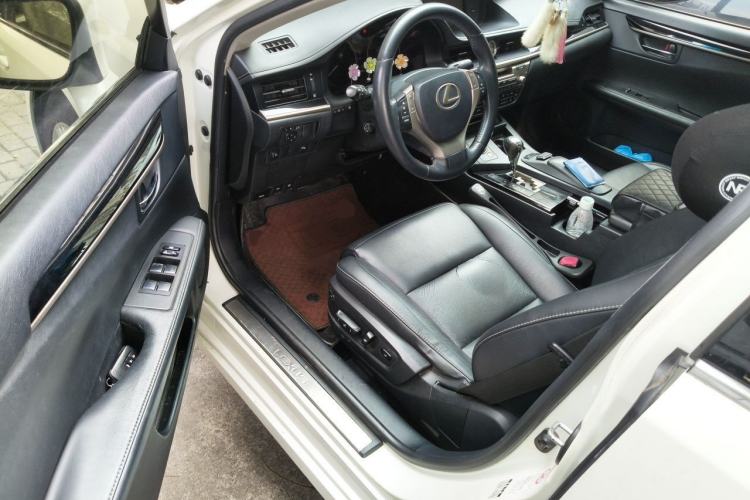 Used Lexus ES 2013 250 Elegant Edition Driver Seat