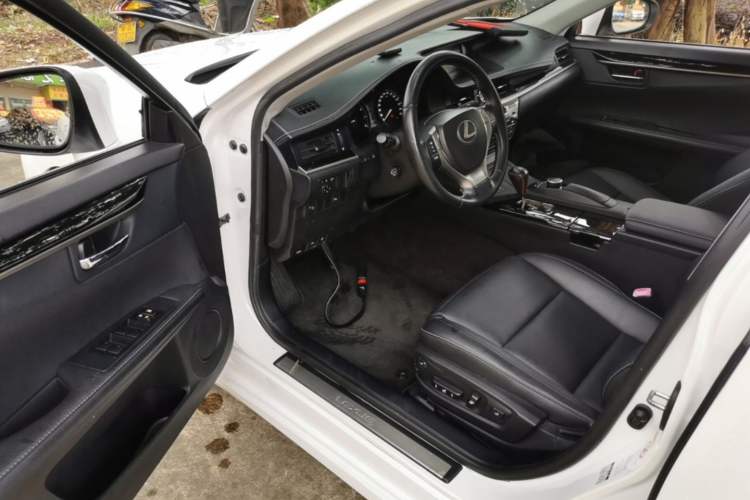 Used Lexus ES 2013 250 Elite Edition Driver Seat