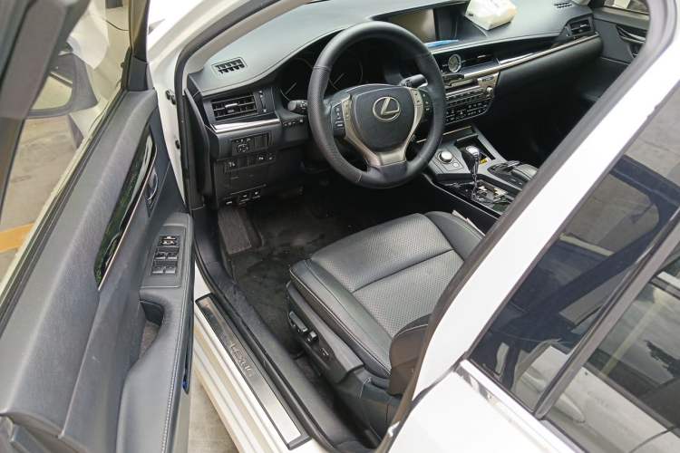 Used Lexus ES 2013 250 Elite Edition Driver Seat