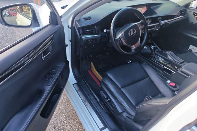 Used Lexus ES 2013 250 Elite Edition Driver Seat