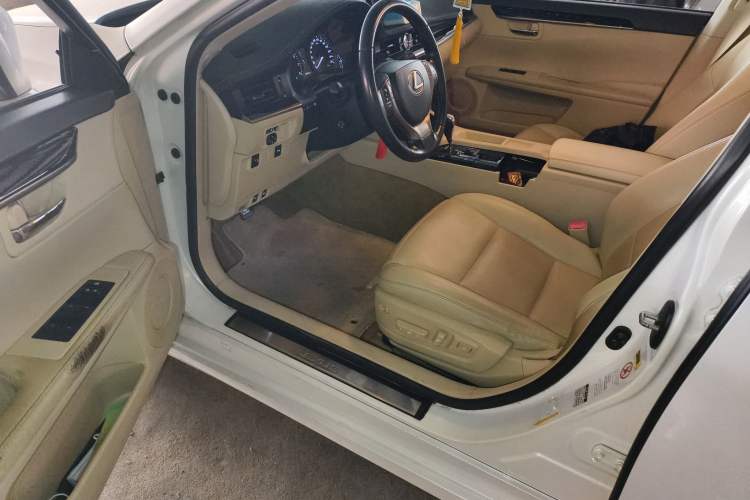 Used Lexus ES 2013 250 Elite Edition Driver Seat