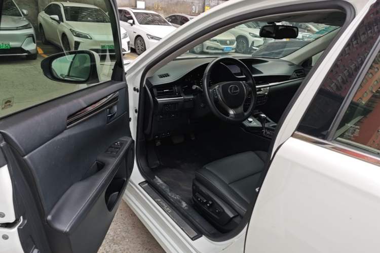 Used Lexus ES 2013 250 Elite Edition Driver Seat