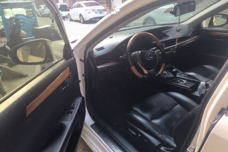 Used Lexus ES 2013 250 Elegant Edition Driver Seat