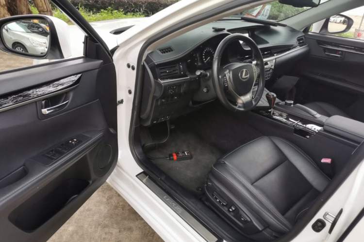 Used Lexus ES 2013 250 Elite Edition Driver Seat