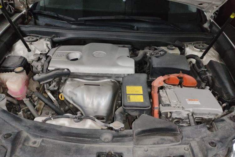 Used Lexus ES 2013 300h Elite Edition Engine Bay