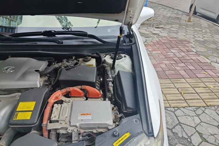 Used Lexus ES 2013 300h Luxury Edition Engine Bay Left