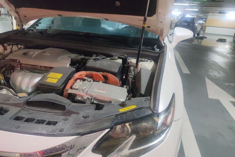 Used Lexus ES 2013 300h Elite Edition Engine Bay Left