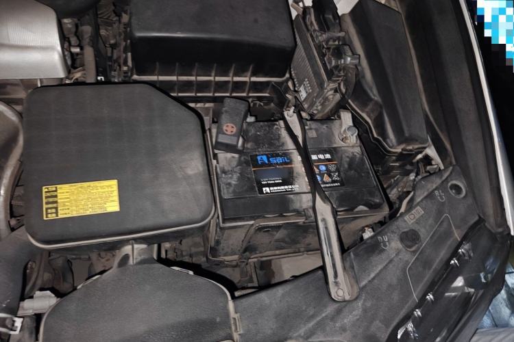 Used Lexus ES 2013 250 Elite Edition Engine Bay Left