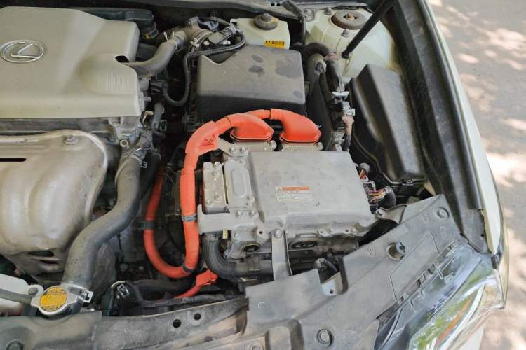 Used Lexus ES 2013 300h Elite Edition Engine Bay Left
