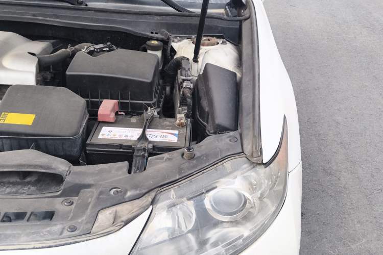 Used Lexus ES 2013 250 Elegant Edition Engine Bay Left