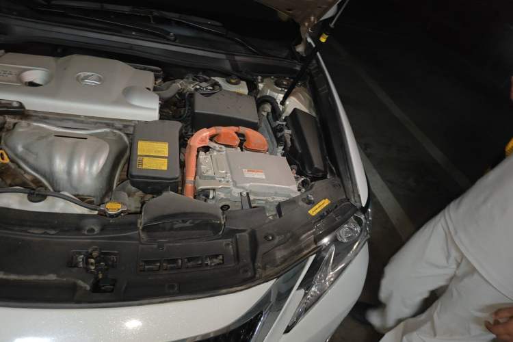 Used Lexus ES 2013 300h Elite Edition Engine Bay Left