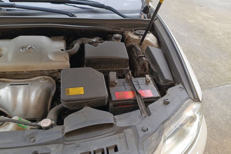 Used Lexus ES 2013 250 Elegant Edition Engine Bay Left
