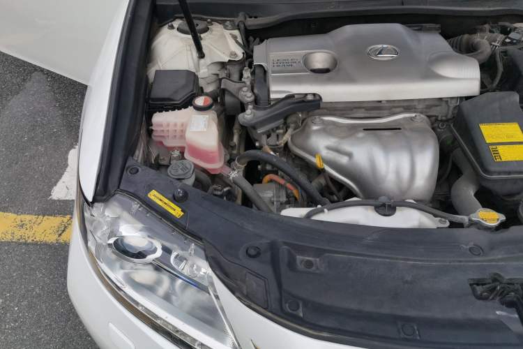 Used Lexus ES 2013 300h Elite Edition Engine Bay Right