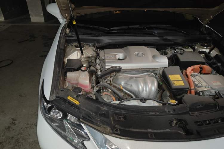 Used Lexus ES 2013 300h Elite Edition Engine Bay Right