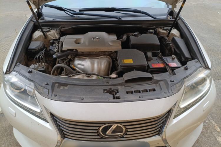 Used Lexus ES 2013 250 Elegant Edition Engine Bay
