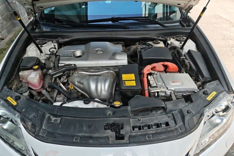 Used Lexus ES 2013 300h Elite Edition Engine Bay