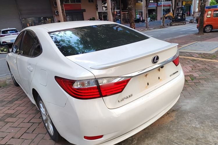 Used Lexus ES 2013 300h Elite Edition Exterior 2