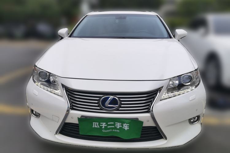 Used Lexus ES 2013 300h Elite Edition Front