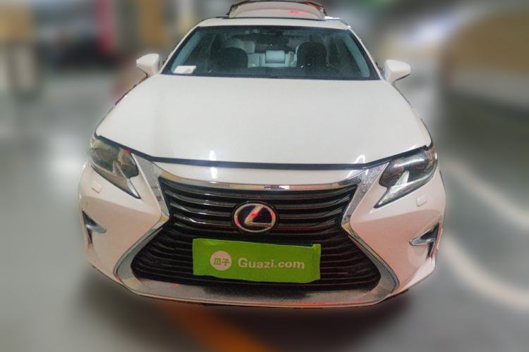 Used Lexus ES 2013 300h Elite Edition Front