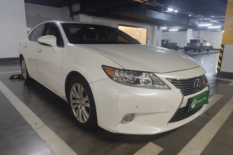 Used Lexus ES 2013 250 Elite Edition Front Right 45 Deg