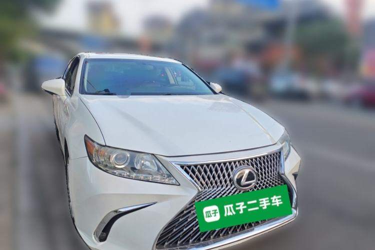 Used Lexus ES 2013 250 Elite Edition Front Right 45 Deg