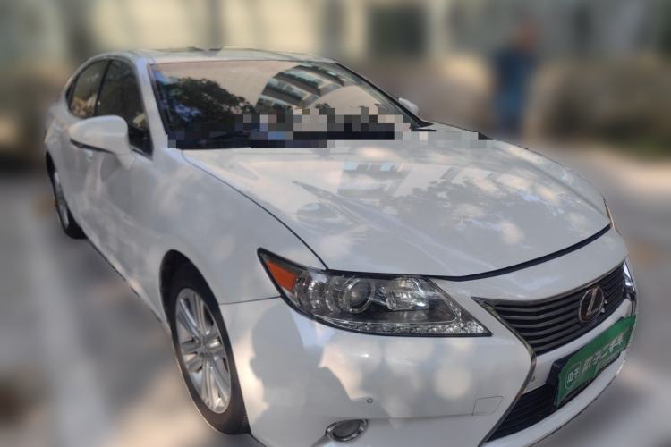 Used Lexus ES 2013 250 Elite Edition Front Right 45 Deg