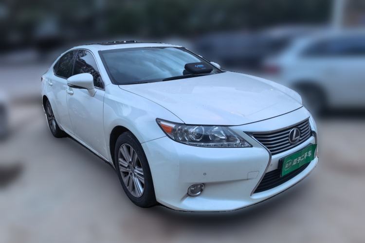 Used Lexus ES 2013 250 Elite Edition Front Right 45 Deg