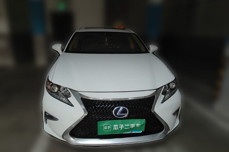 Used Lexus ES 2013 300h Elite Edition Front