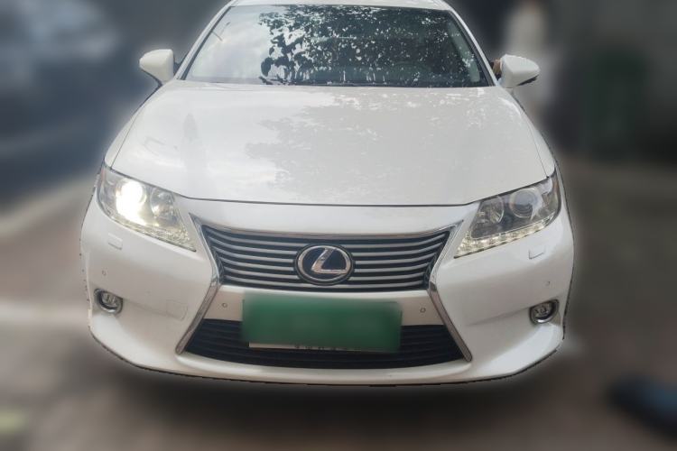 Used Lexus ES 2013 300h Elite Edition Front