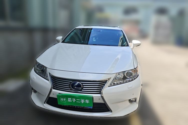 Used Lexus ES 2013 300h Elite Edition Front