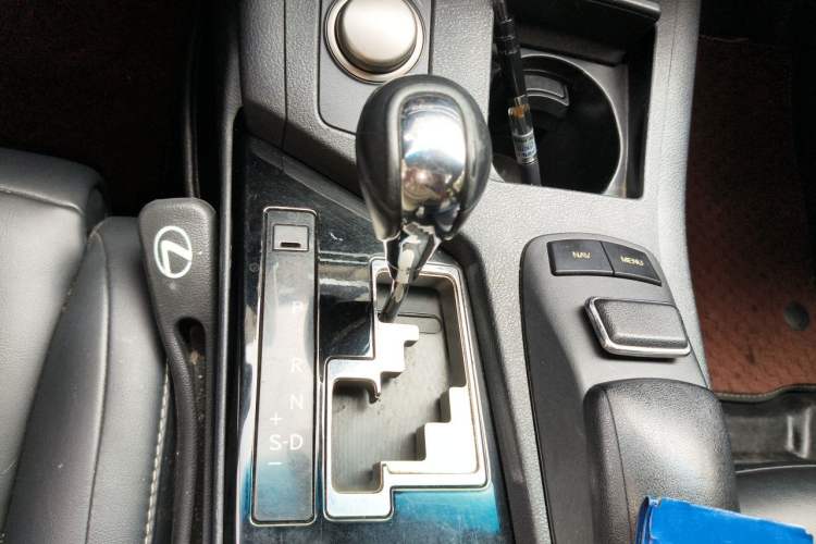 Used Lexus ES 2013 250 Elegant Edition Gear Lever