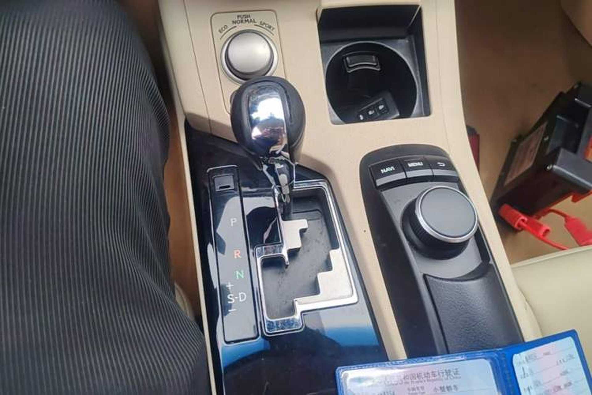 Used Lexus ES 2013 300h Elite Edition Gear Lever