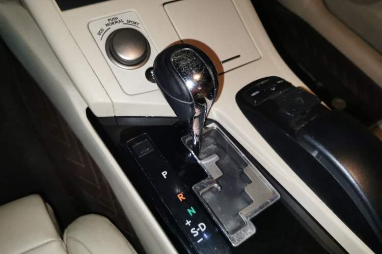 Used Lexus ES 2013 250 Elite Edition Gear Lever