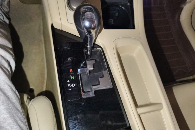 Used Lexus ES 2013 250 Elite Edition Gear Lever