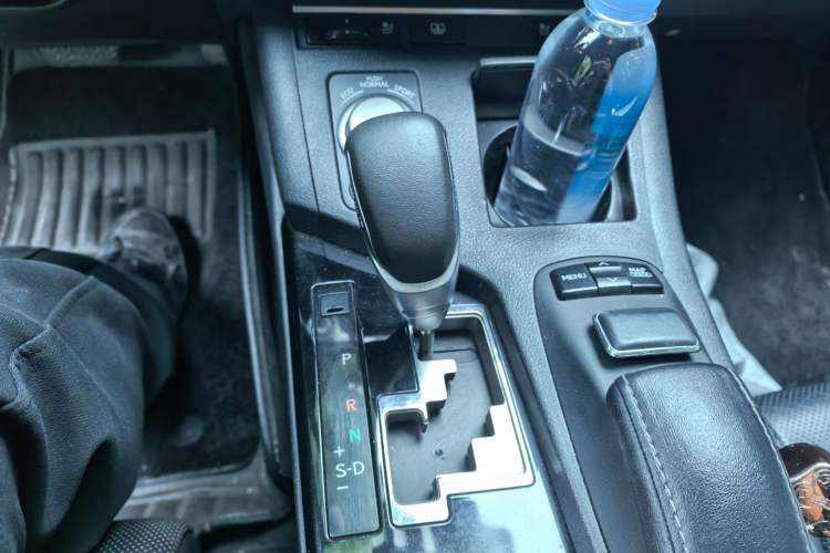 Used Lexus ES 2013 300h Elite Edition Gear Lever