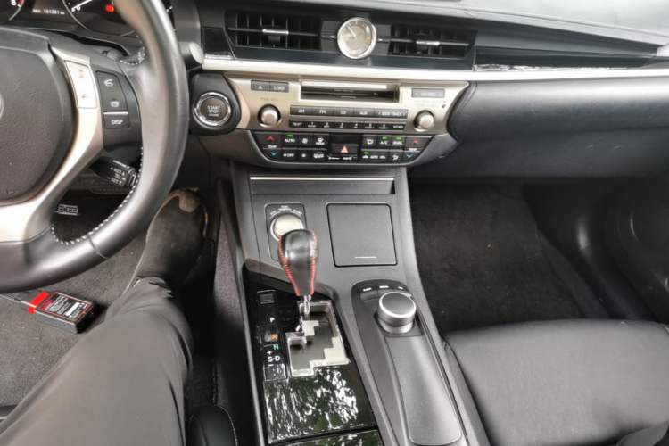 Used Lexus ES 2013 250 Elite Edition Gear Lever
