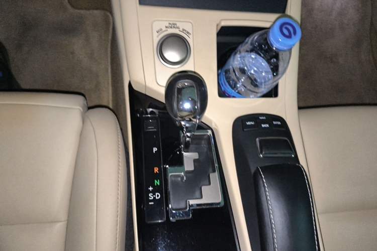 Used Lexus ES 2013 250 Elite Edition Gear Lever