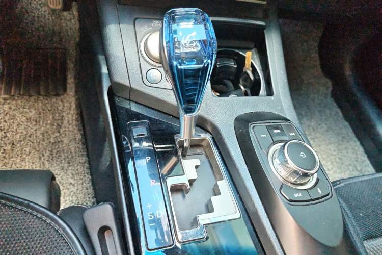 Used Lexus ES 2013 300h Elite Edition Gear Lever