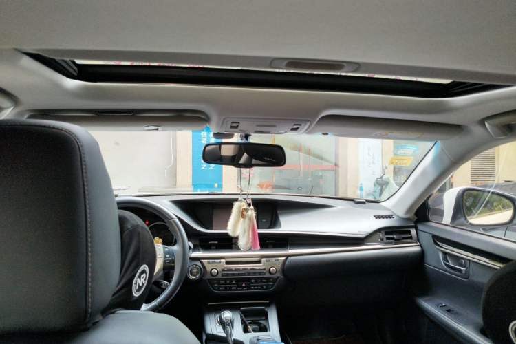 Used Lexus ES 2013 250 Elegant Edition Headliner