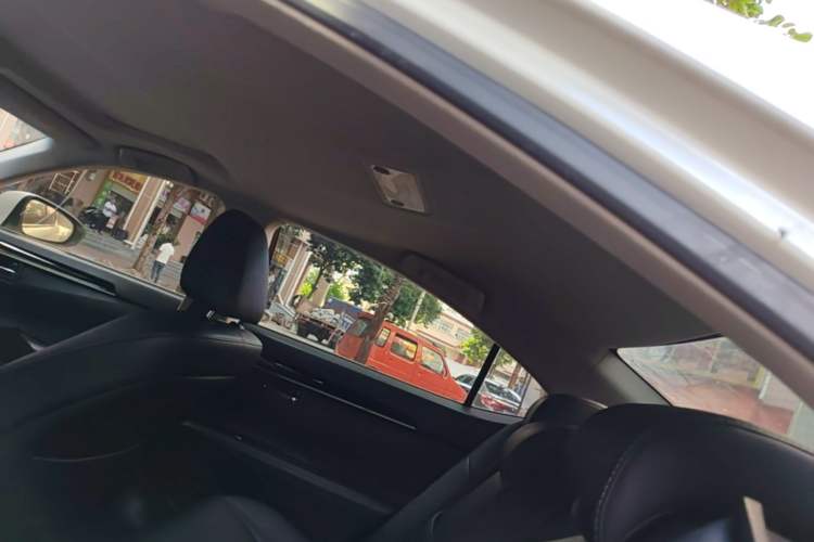 Used Lexus ES 2013 300h Elite Edition Headliner