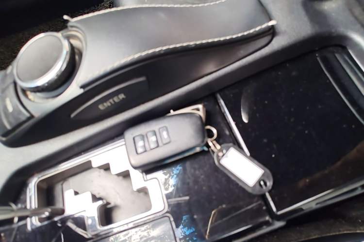 Used Lexus ES 2013 300h Elite Edition Interior 1