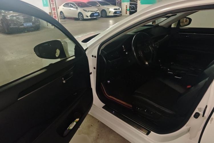 Used Lexus ES 2013 250 Elite Edition Interior 3