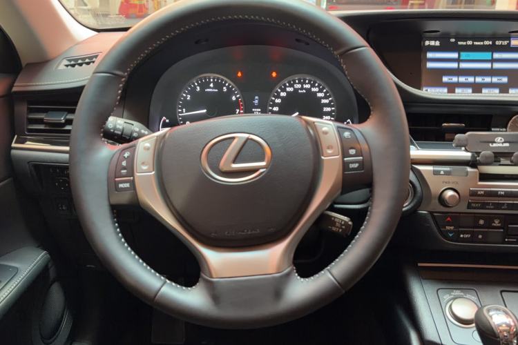Used Lexus ES 2013 250 Elite Edition Interior 3