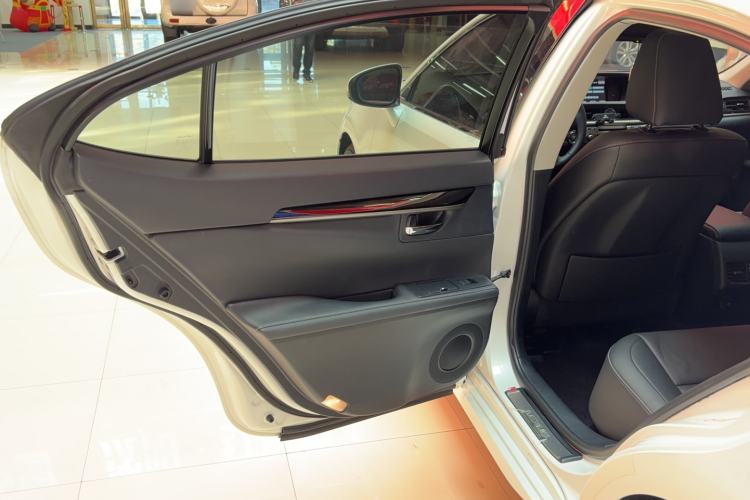 Used Lexus ES 2013 250 Elite Edition Interior 5