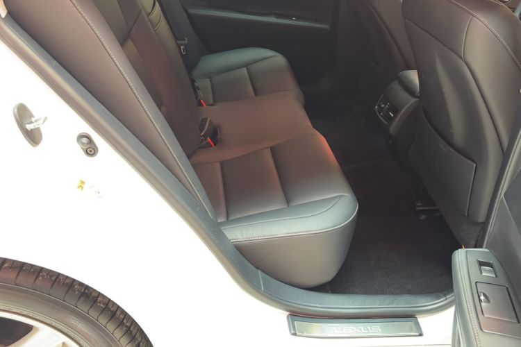 Used Lexus ES 2013 250 Elite Edition Interior 8