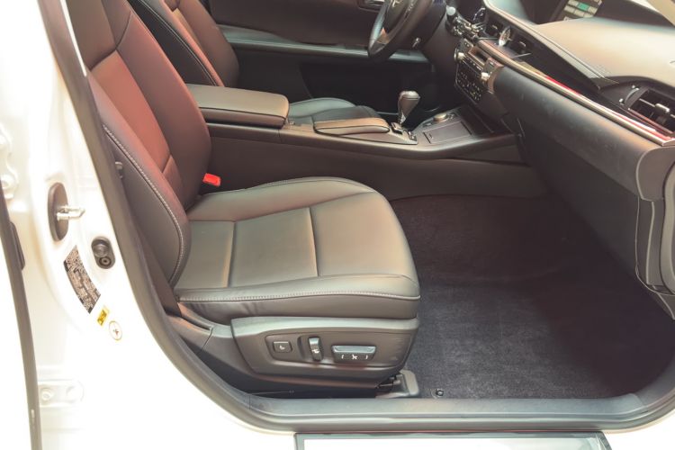 Used Lexus ES 2013 250 Elite Edition Interior 9