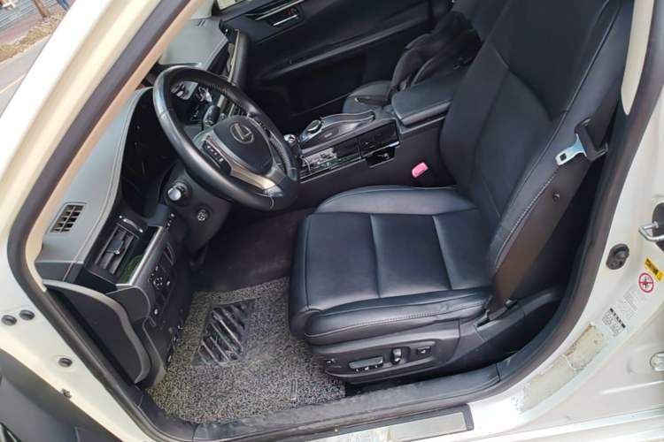 Used Lexus ES 2013 300h Elite Edition Left Front Seat