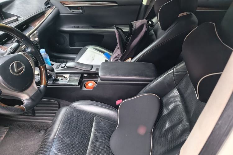 Used Lexus ES 2013 300h Elite Edition Left Front Seat