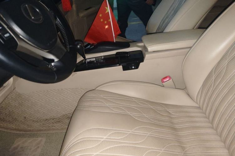 Used Lexus ES 2013 300h Elite Edition Left Front Seat